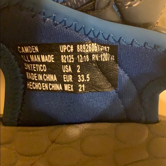 Kid’s Eddie Bauer sandals - Picture 8 of 8